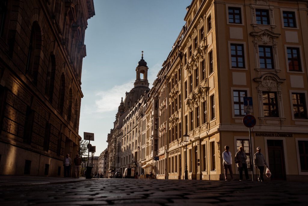 shows Dresdens city center